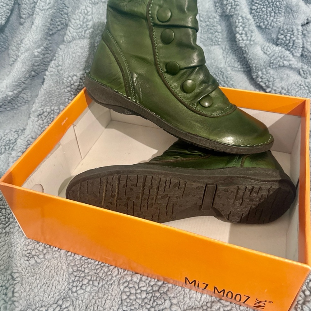 New Miz Mooz NYC Green Button-Closure Ankle Boots